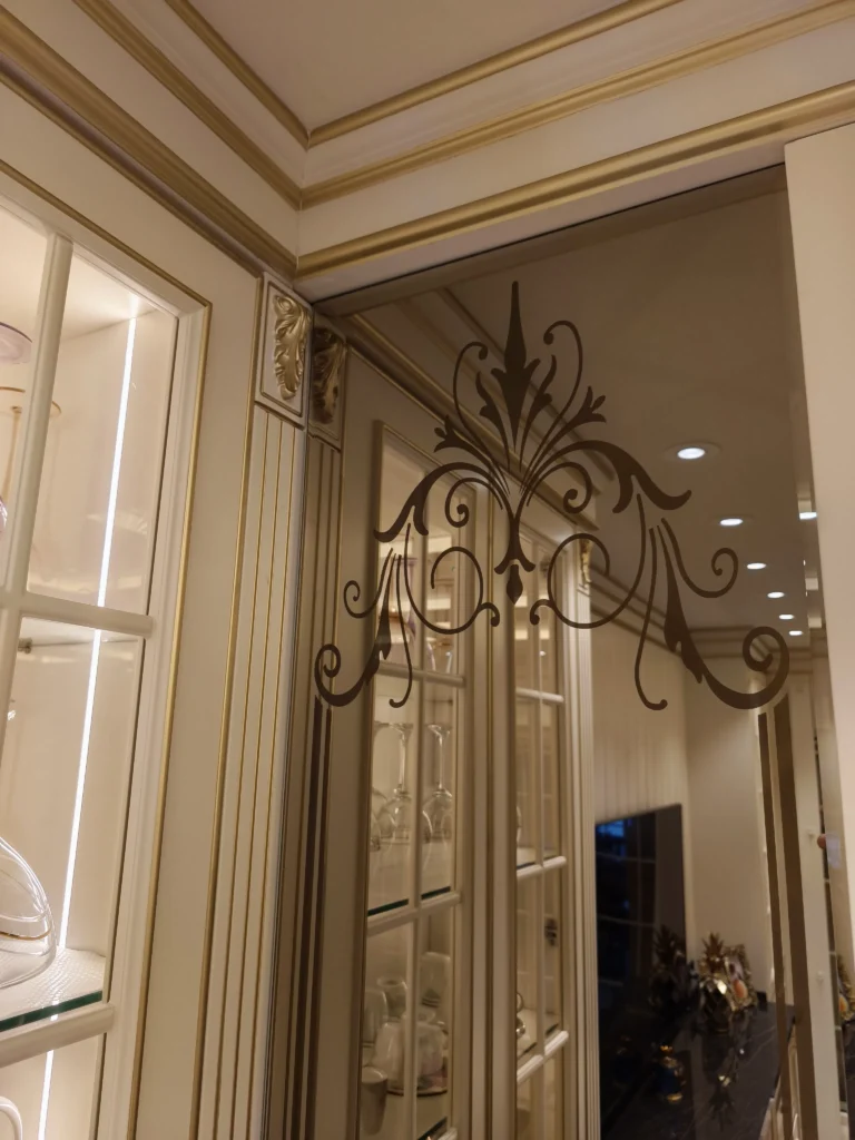 Maslak dekoratif desenli ayna duvar kaplama ve baklava ayna modelleri montajı - Garant Cam