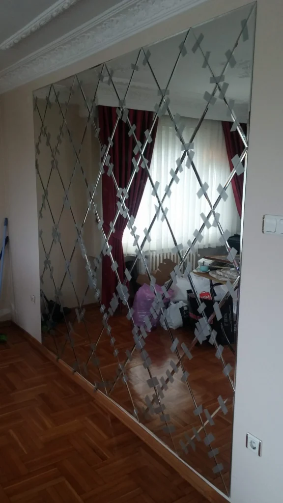 Bahçeşehir özel ölçü baklava ayna duvar kaplama montaj - Garant Cam