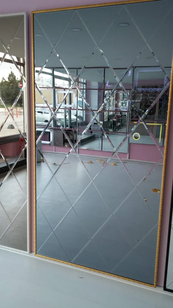 Bahçeşehir baklava ayna duvar kaplama modelleri - Garant Cam