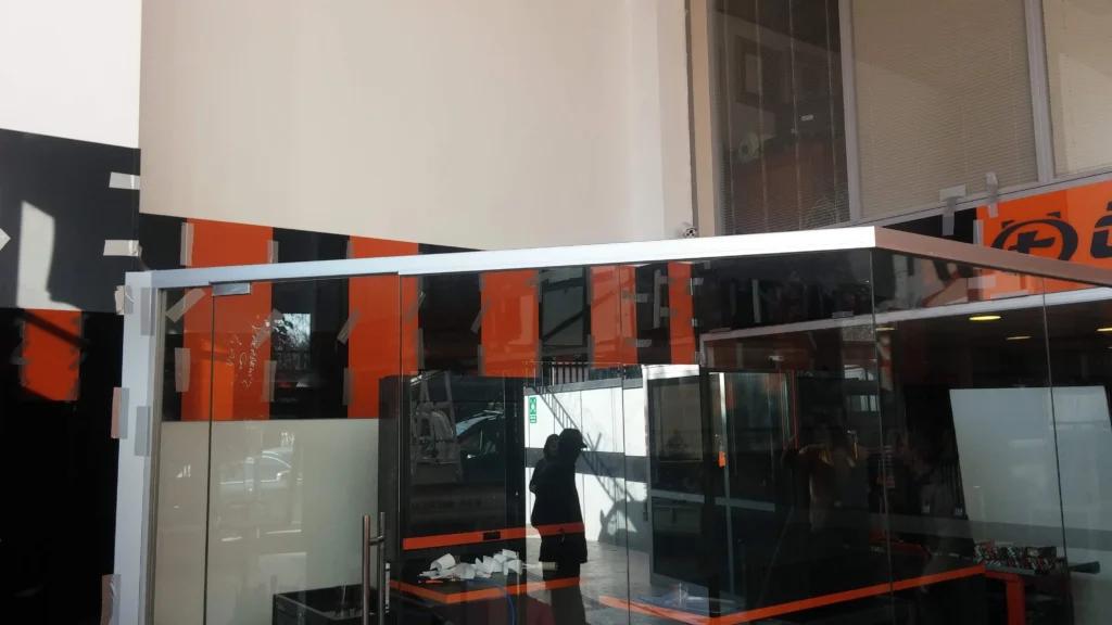 boyalı cam duvar kaplama ve montajı - Garant Cam