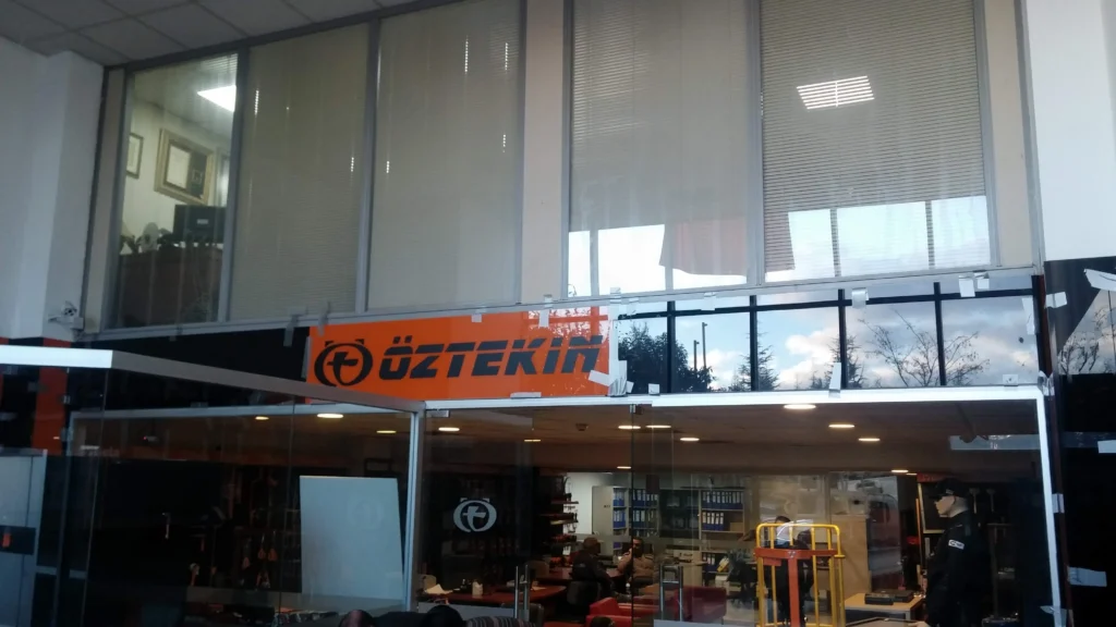 boyalı cam duvar kaplama ve montajı - Garant Cam