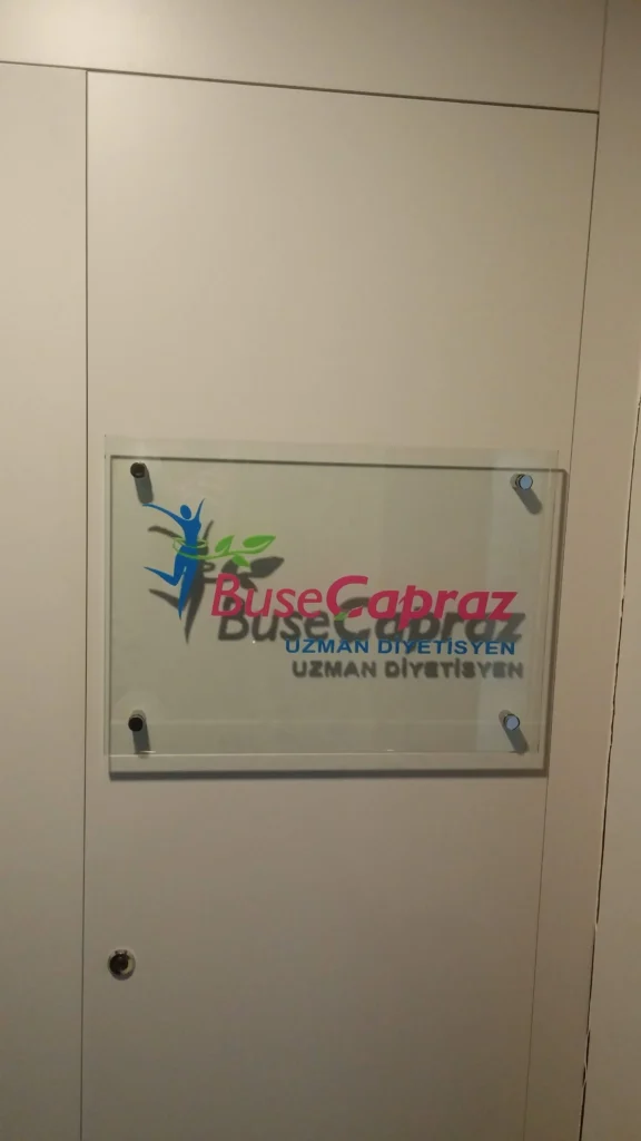 kapı giriş cam tabela montaj - Garant Cam