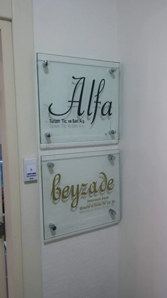 kapı giriş cam tabela montaj - Garant Cam