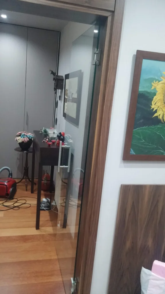 Beşiktaş ev için şeffaf cam kapı  modeller - Garant Cam