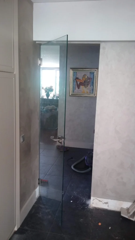 Beşiktaş ev için şeffaf cam kapı  modeller - Garant Cam