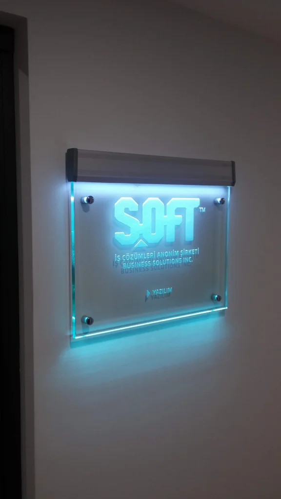 İstanbul ofis için ışıklı cam tabela - Garant Cam