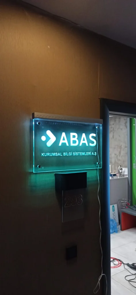 İstanbul ofis için ışıklı cam tabela - Garant Cam