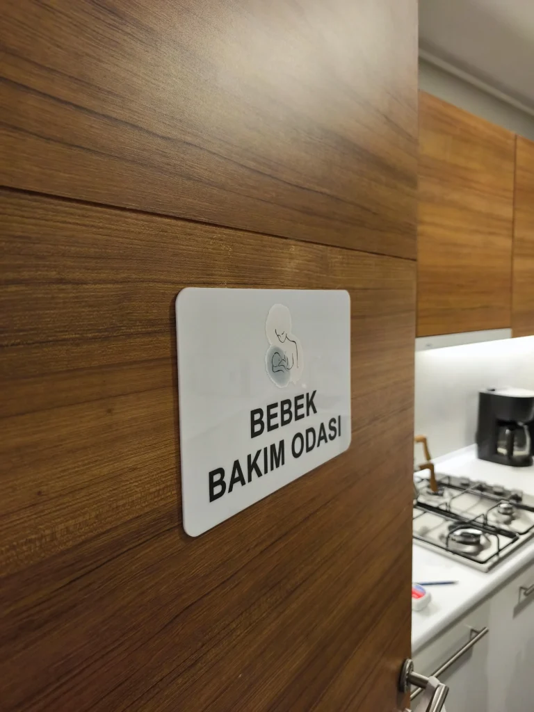 İstanbul kapı giriş cam tabela montaj - Garant Cam