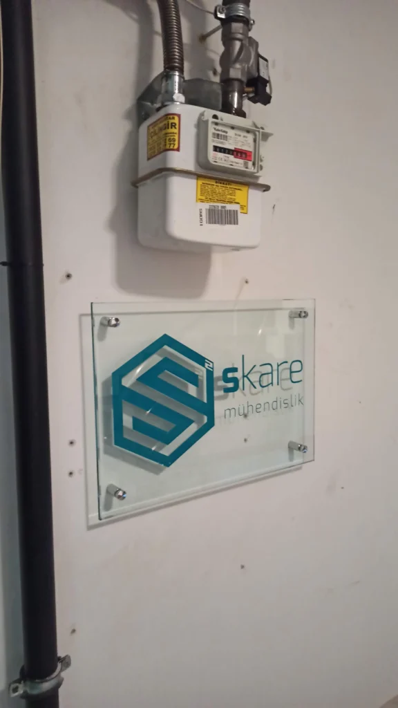 kapı giriş cam tabela fiyatı ve montajı - Garant Cam