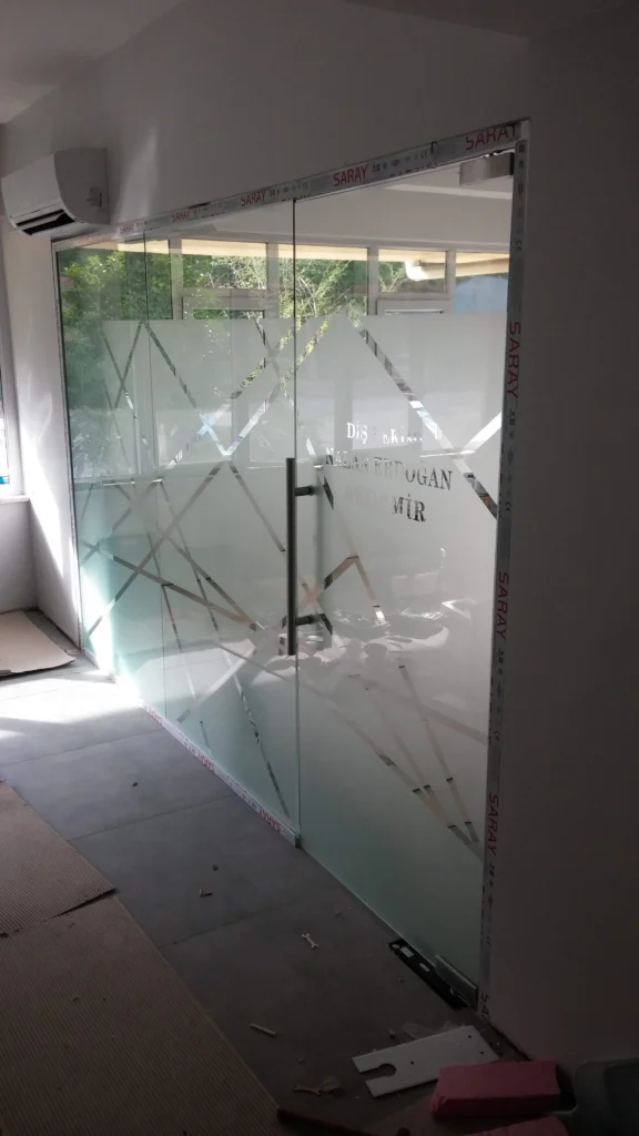 Maslak ofis cam bölme sistemleri ve cam kapı - Garant Cam