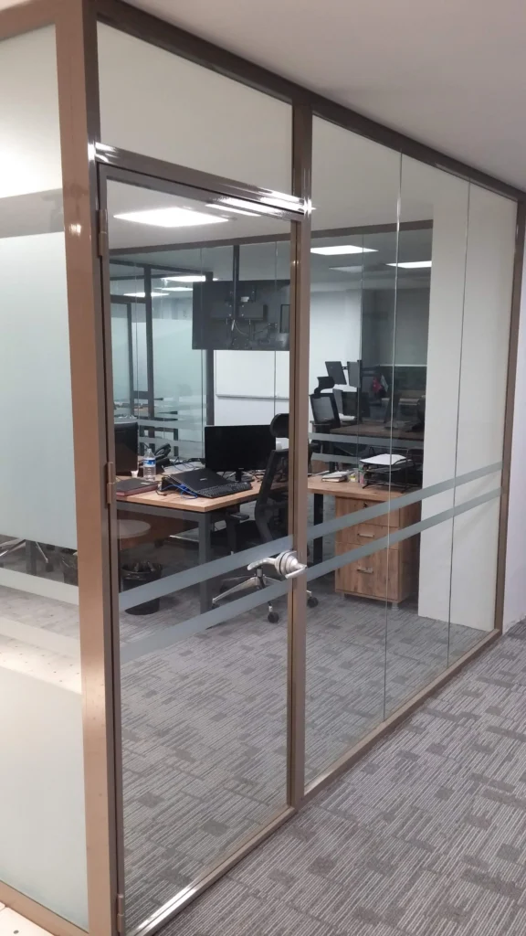 Maslak ofis cam bölme sistemleri ve cam kapı - Garant Cam