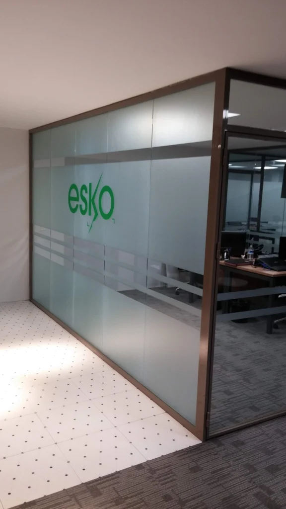 Gayrettepe ofis cam bölme sistemleri ve cam kapı - Garant Cam