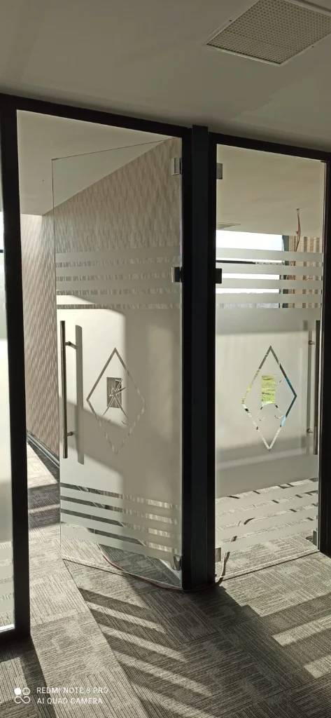 Ataşehir ofis cam bölme sistemleri ve cam kapı - Garant Cam