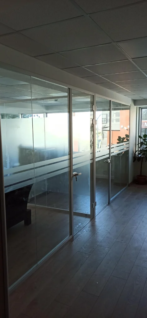 Nişantaşı ofis cam bölme sistemleri ve cam kapı - Garant Cam