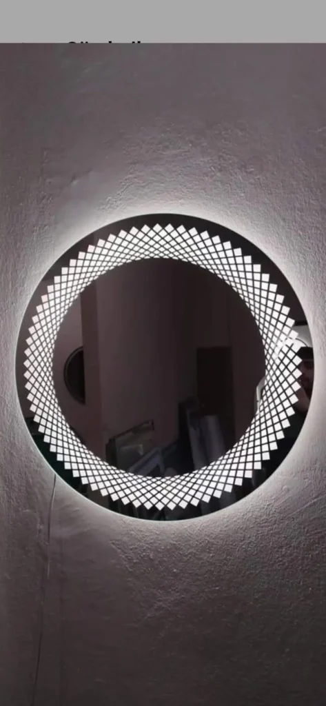 İstanbul'da Özel Kumlanmış Aynalar
Banyo için kumlanmış ayna
Koridorda kumlanmış çerçeveli ayna
Güzellik salonu için özel dekoratif ayna
Geometrik desenli ve mat alanlı ayna
Özel kumlanmış LED ayna
Gardırop için kumlanmış ayna
Resepsiyon alanı için logolu ayna
Butik için vurgu aynası
Modern iç mekanda kumlanmış ayna
