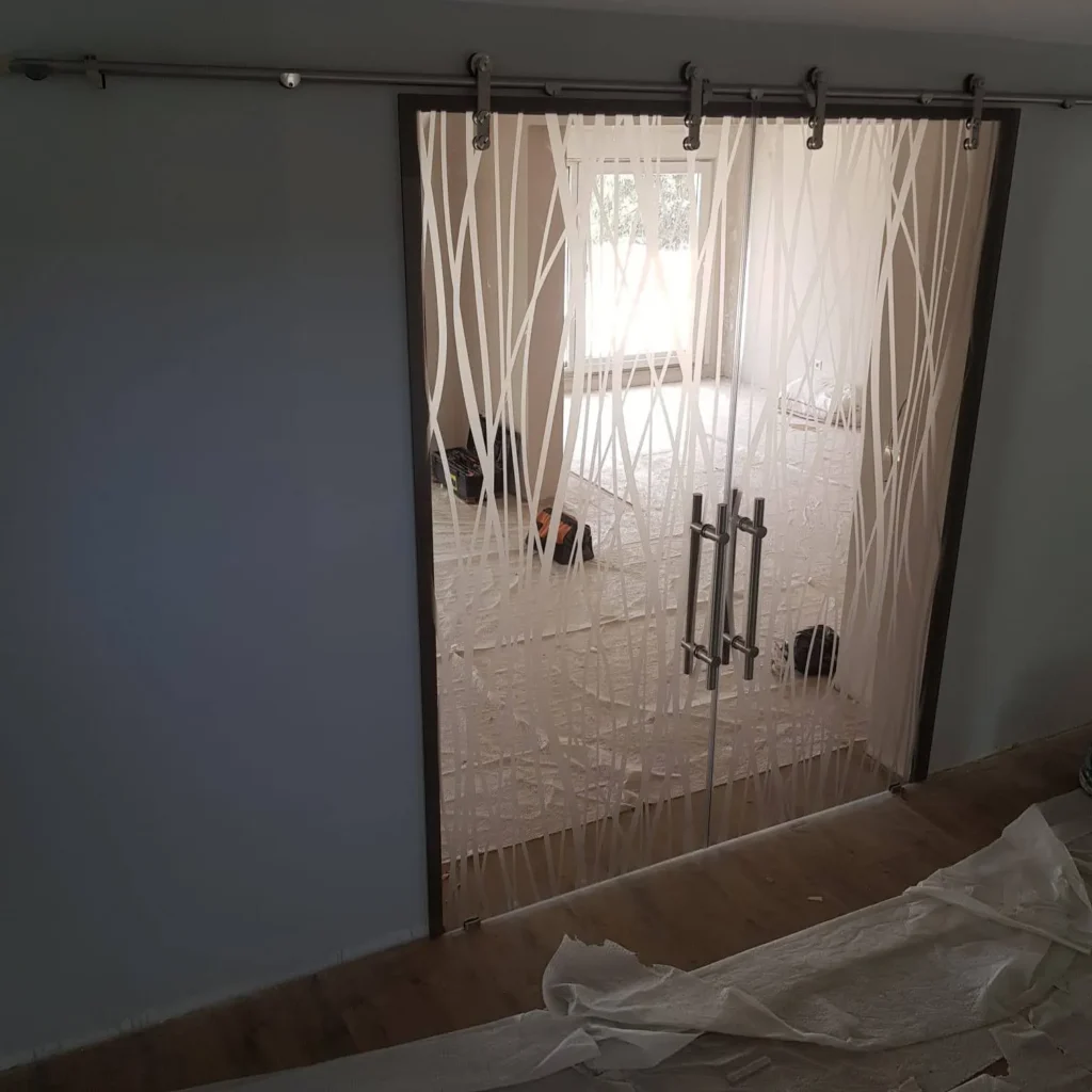 Kumlamalı sürgülü cam kapı