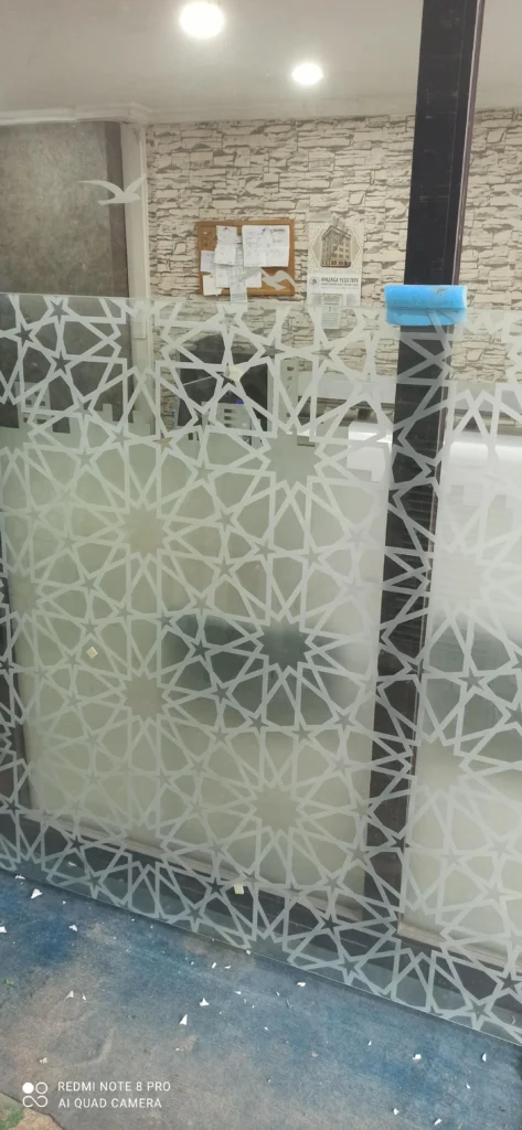 geometrik cam kumlama deseni