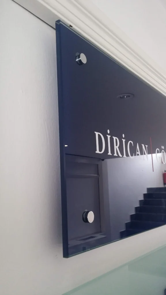 Ofis Cam Tabelası
